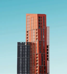 torre-residenziale-rossa-moderna